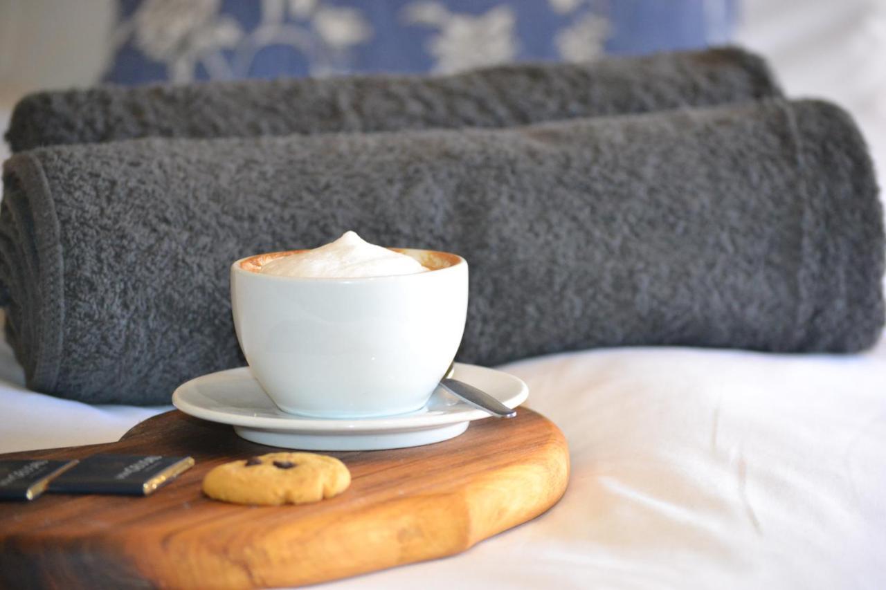 Via's Guesthouse Greyton Extérieur photo