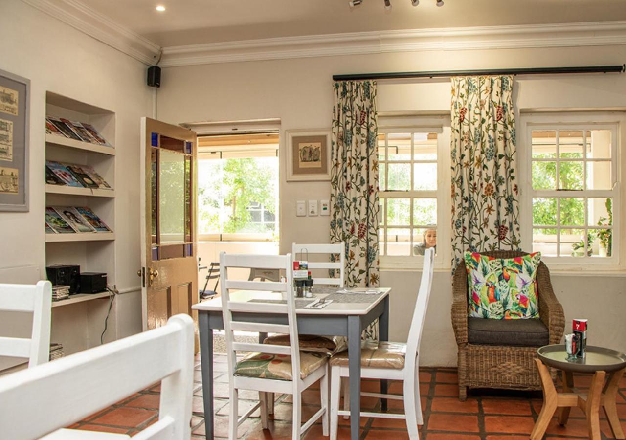 Via's Guesthouse Greyton Extérieur photo